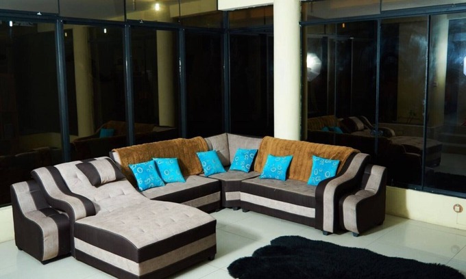 Huanchaco House | An expensive master bedroom