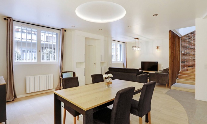 Quartier de la Goutte-d'Or House | An Exquisite 2-BR house in Marx Dormoy-La Chapelle