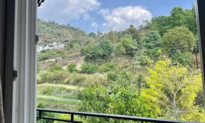Naukuchiyatal Cottage | An independent Cottage with mountain view and 10 minutes walk from the lake.