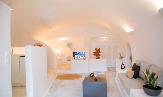 Finikia Villa | An old traditional Winemakers cellar carved into the hills of Finikia.