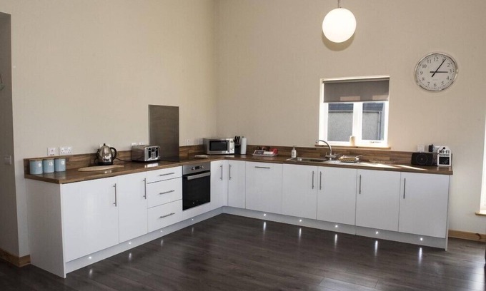 Knockaird Cottage | ANCHOR, pet friendly, with a garden in Ness, Isle Of Lewis