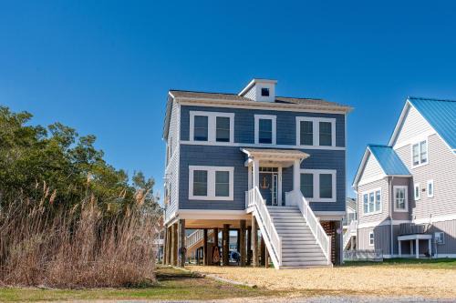 Captain's Cove House | Anchor's Away - Waterfront, Pet Friendly, Pools!