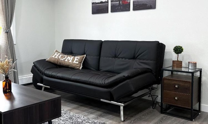 Spenard Apartment | Anchorage midtown apartment- Wyoming 1