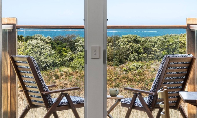 Apollo Bay House | Anchorage - rare property on ocean side of the Great Ocean Road