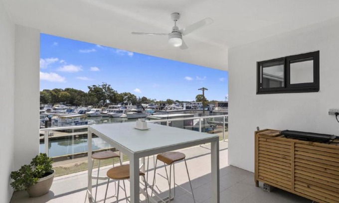 Sandstone Point Apartment | Anchors Away - Waterfront Unit