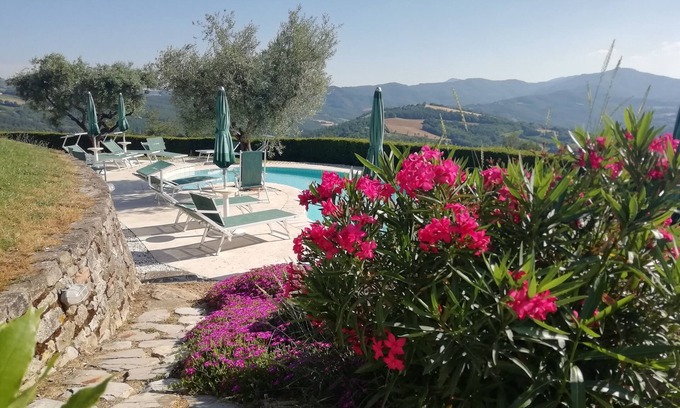 Santa Reparata House | Ancient Borgo restored on top of the hill (Fuoco)