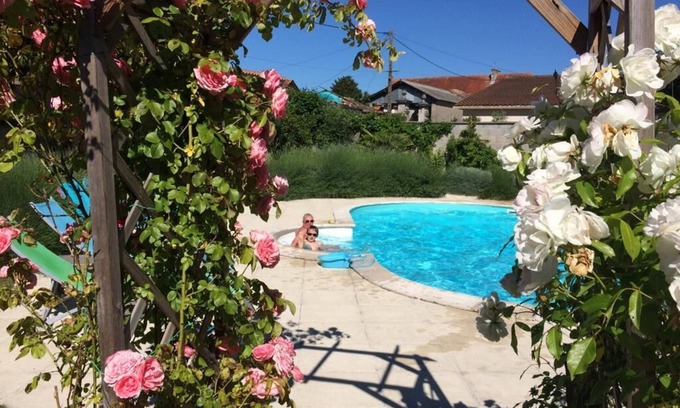 La Courade House | Ancien Domaine Viticole, Piscine , Gîte Pour 2 Personnes, Indépendant, Calme,