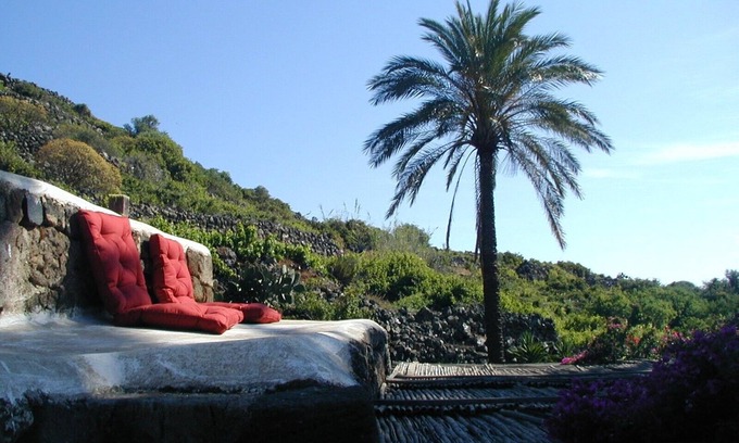 Pantelleria Villa | Ancient Dammuso with beautiful garden CIN: IT081014C2QNZ3XVTN