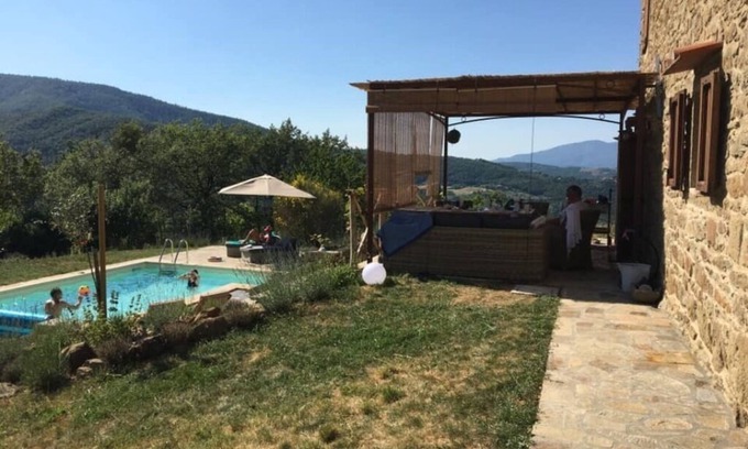 Anghiari House | Ancient farmhouse in the heart of the Tuscan hills with swimming pool and panoramic view