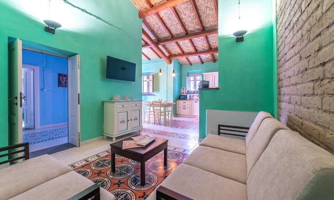 Nurachi House | Ancient Platanus Dwelling - R 3832
