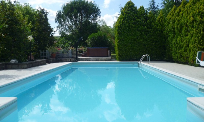 Tuoro sul Trasimeno Villa | ancient villa with pool and park in total privacy