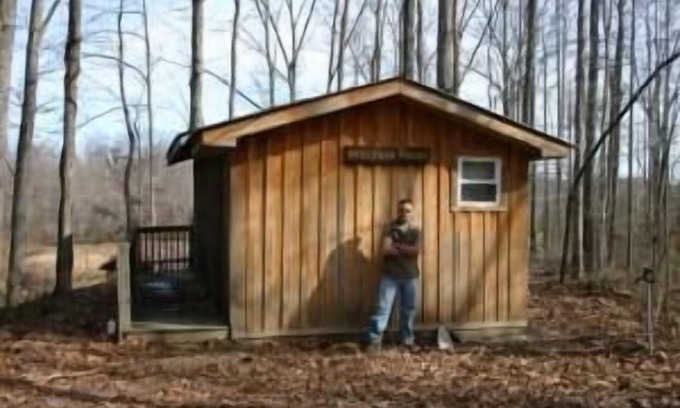 Heidelberg Cabin | Anderson House - Anderson Cabin small single floor cabin that sits on a hill