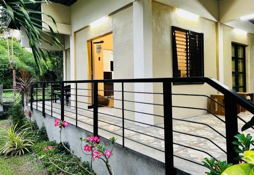 Calapan House | Andrei Holiday House
