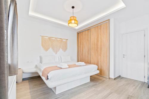 Andros Town House | Andros Central & Luxury Home