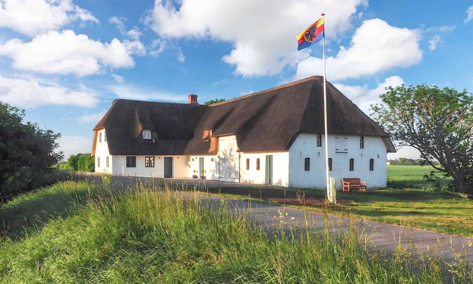 Osterdeich Apartment | Anemaleen vacation apartment in Galmsbüll for up to 4 people