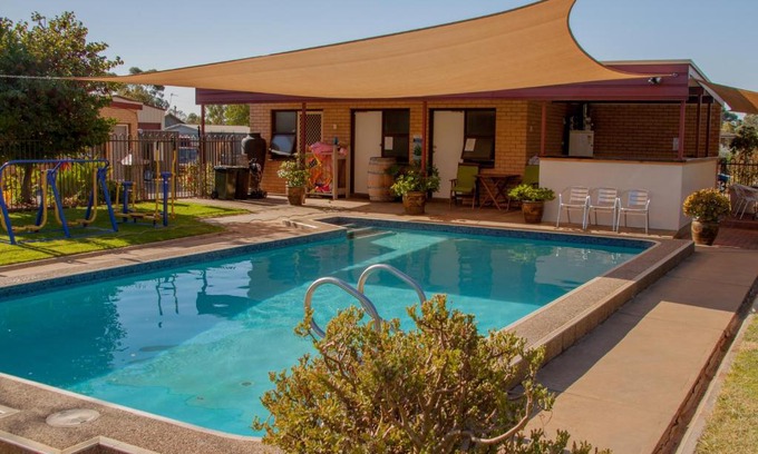 Angaston Hotel | Angaston Vineyards Motel