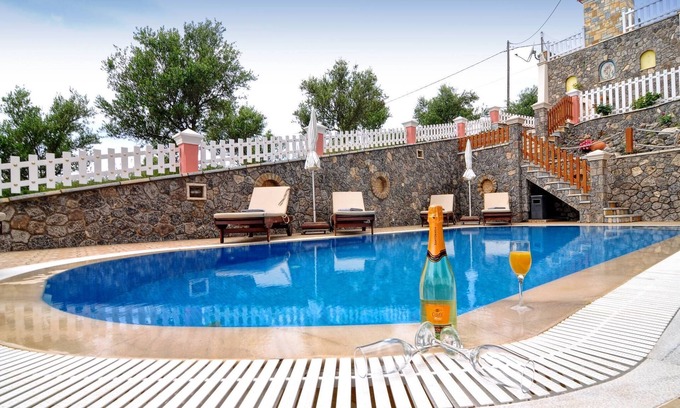 Agios Georgios Pagon Apartment | Angela Pool Apartment Agios Georgios