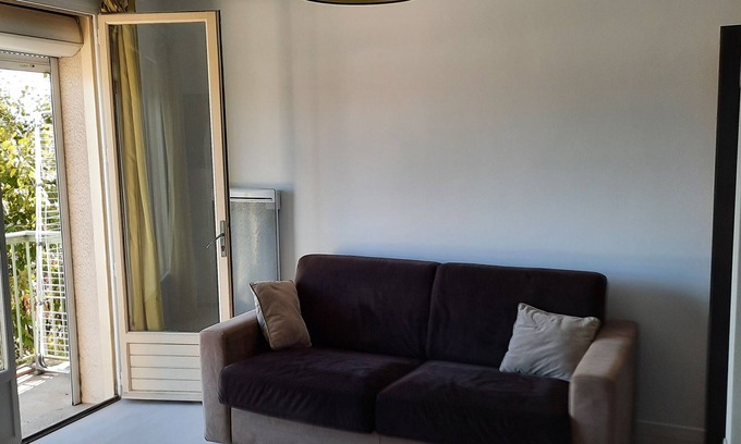 Saint-Serge Apartment | ANGERS Apt/Box 10 minutes walk from city center, St Serge University, Faculty of Law