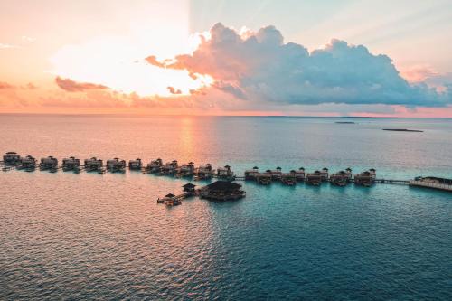 Rinbudhoo Resort | Angsana Velavaru In-Ocean Villas