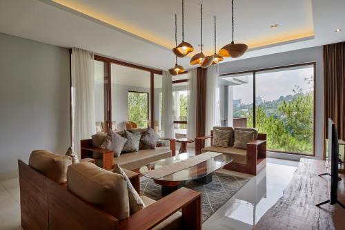 Bandung Villa | Anindya Hill View Villa 7 bedrooms with a private swimming pool