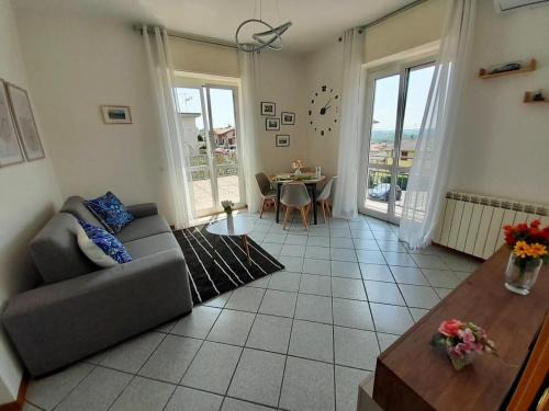 Capiago Intimiano Apartment | Anisa Home 2