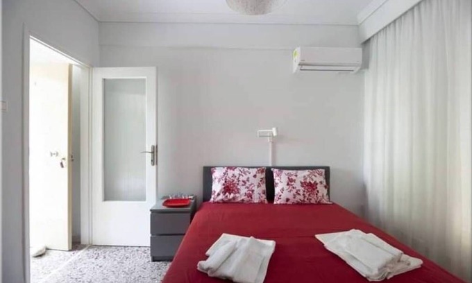 Agia Triada Apartment | Anni's cozy apartment 50m from the beach!