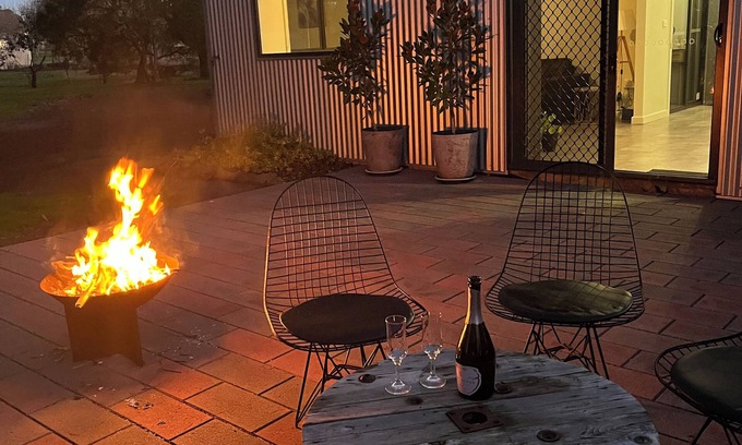 Penshurst Bed & Breakfast | Annie's on Ti Tree- Country Bush Private, Unique Hideaway