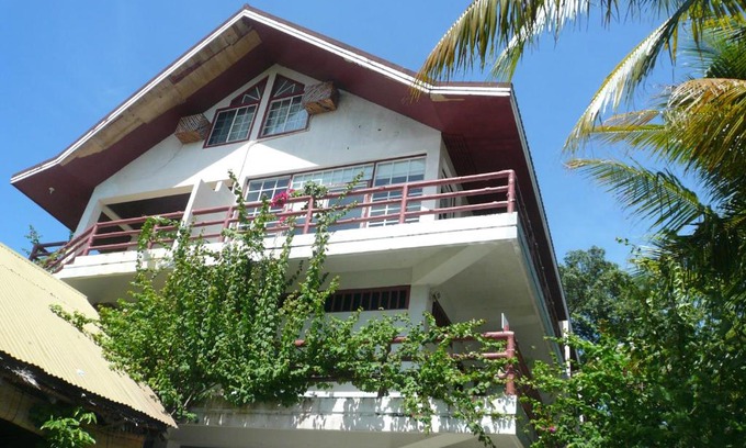 Malakal Island Hostel | ANTELOPE GUESTHOUSE