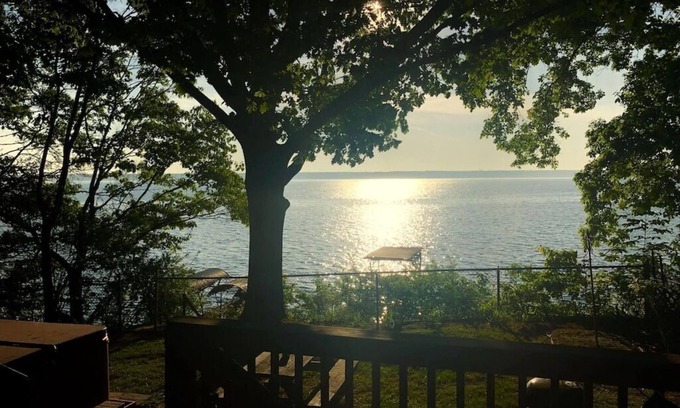 Town of Torrey House | Anthony Beach-Seneca-Waterfront-Hot Tub-Wine Trail-Big Deck, Recently Updated-New Dock-Pets OK
