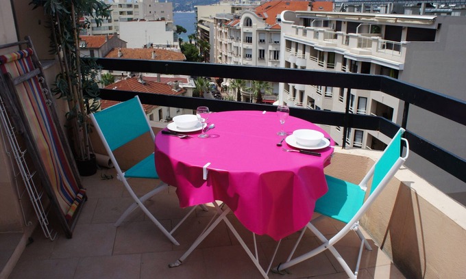 Juan-les-Pins Apartment | Antibes Juan Les Pins: Beautiful Studio heart of Juan Gde Terrace