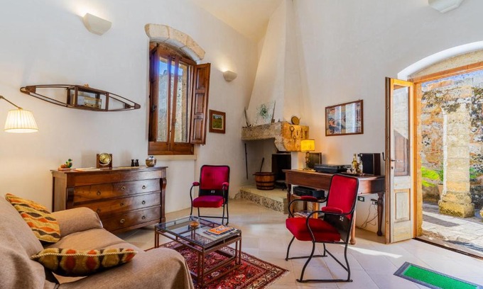 Giuliano di Lecce Apartment | Antica corte dell'800