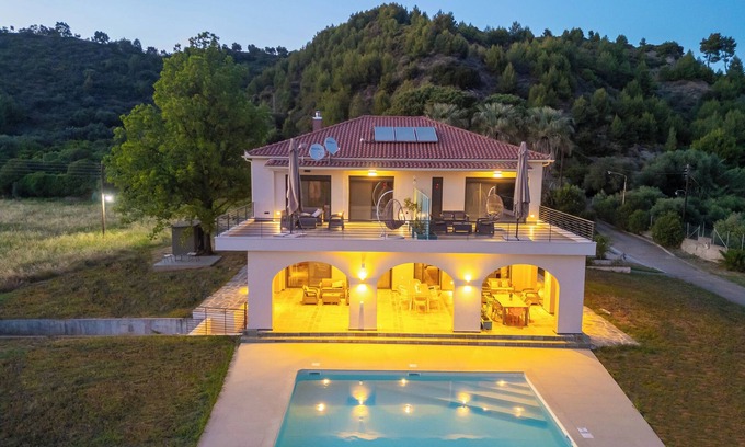 Andritsaina-Krestena Villa | Antinea Olympian Villa East studio