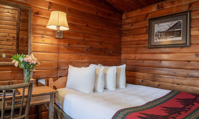 Jackson Hotel | Antler Inn