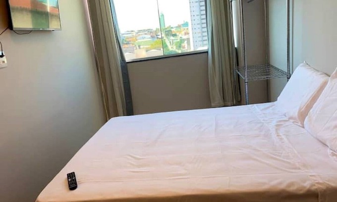 Zona Leste Apartment | Apartment with Netflix, air and nearby. to the mall