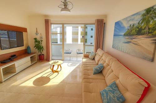 Pitangueiras Apartment | Ap Moderno - Praia das Pitangueiras - Beach Host