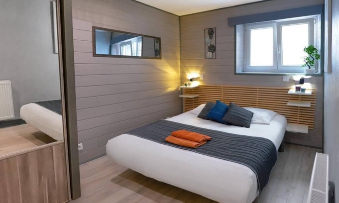 Verdun Apartment | AP4 - 1 Bedroom Apartment - Thomas and John's "AP4" Gite