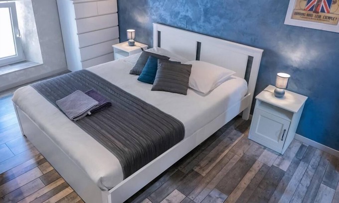 Verdun Apartment | AP6 - 2 BEDROOM APARTMENT - GITE CHEZ THOMAS ET JOHN "AP6