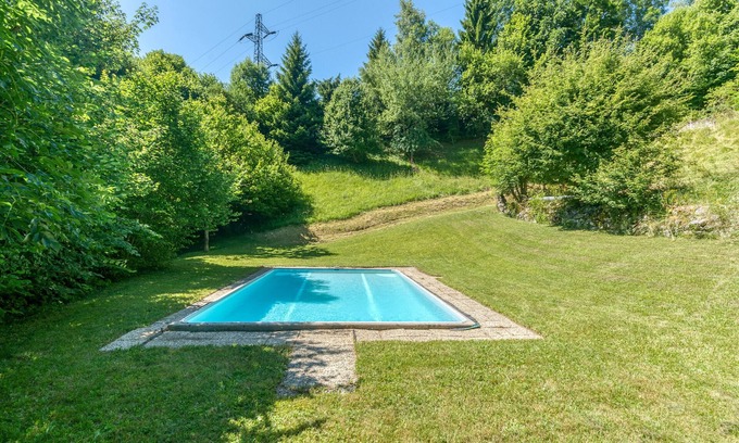 Saint-Pancrasse Apartment | Apartment "La Source Amélie" with Mountain View, Terrace and Private Garden.