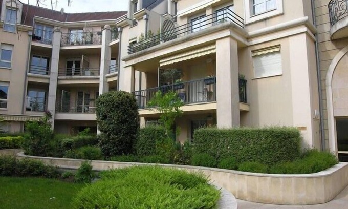 Maisons-Laffitte Apartment | Apart. 67 m2, air-conditioned, certified 4-star, standing residence/town center.