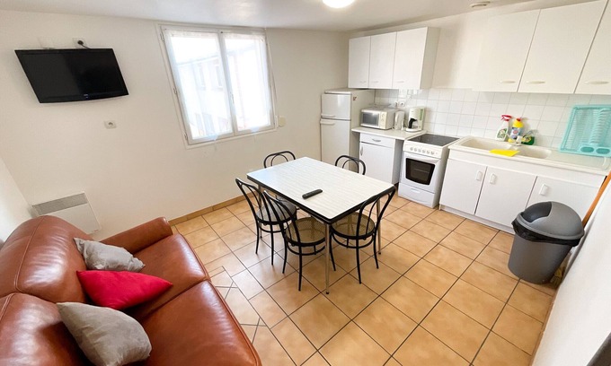 Saint-Martin-en-Campagne Apartment | Apartment-Ensuite with Shower-Courtyard view-Family