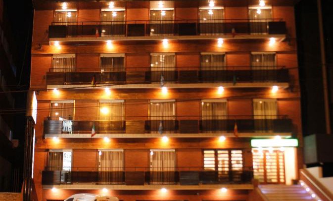 Punta Mogotes Apartment | Apart Hotel Family