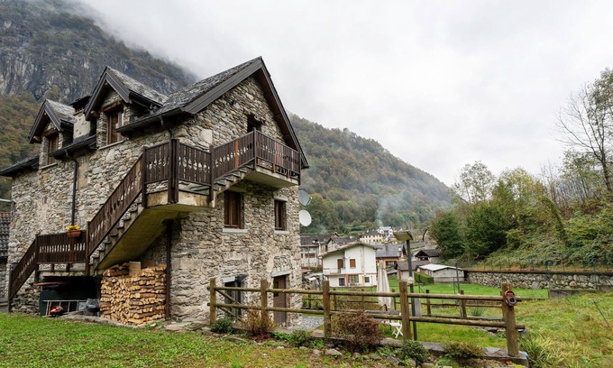 Pontegrande Apartment | Apartment 'Niky' with Mountain View and Private Garden