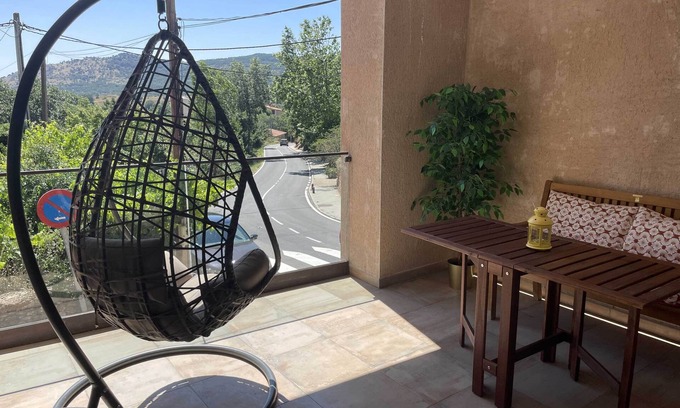 Montejo de la Sierra Apartment | Apartamento de Vistas Privilegiadas a la Reserva de la Biosfera y Exquisita Decoración Ecléctica