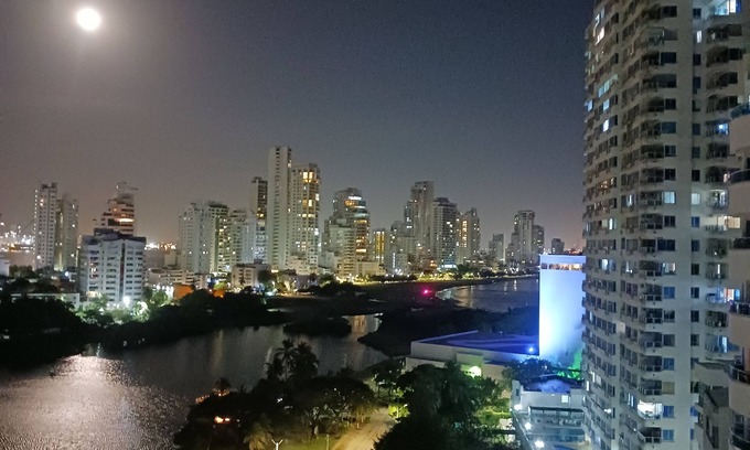 El Laguito Apartment | Apartamento Acogedor, Amoblado con Vista al Lago, Con 2 Pisicinas