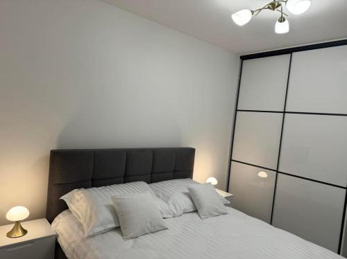 Jezyce Apartment | Apartament JANICKIEGO 166 parking free