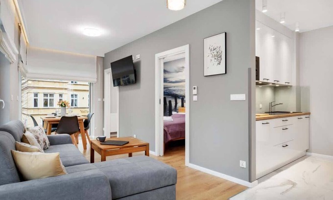 Swinoujscie Apartment | Apartament Lissa | By the Promenade | Desk