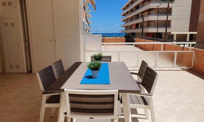 Daimuz Apartment | APARTAMENTO CON GRAN TERRAZA, PISCINA Y CON VISTAS AL MAR, A SOLO 50 m DE LA PLAYA
