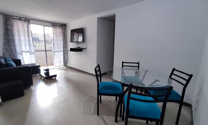 Sabaneta Apartment | Apartamento con piscina, frente a CC Mayorca