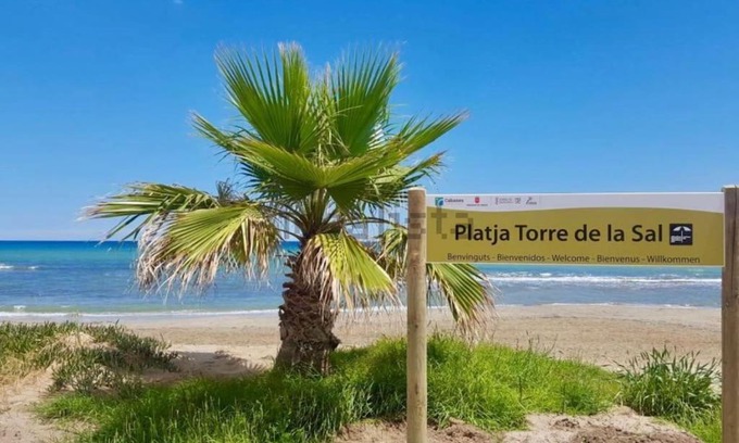 Cabanes Apartment | Apartamento en primera línea de playa con vistas
