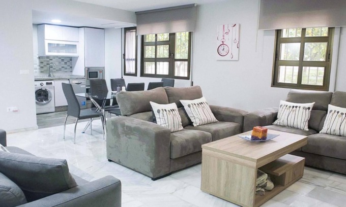 La Trinidad-San Juan y Todos los Santos Apartment | Apartamento entre Patios Valladares